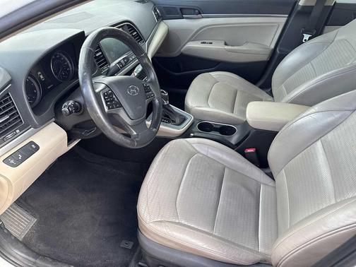 2017 Hyundai ELANTRA Limited