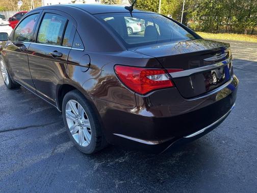 2013 Chrysler 200 LX