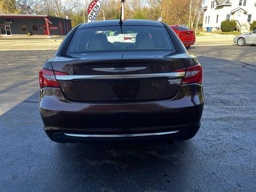 2013 Chrysler 200 LX