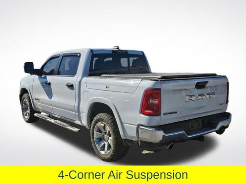 Bright White Clearcoat 2025 RAM 1500 Big Horn/Lone Star