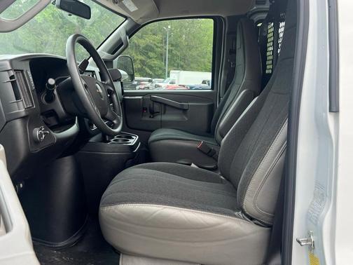 2023 GMC Savana 2500 Work Van