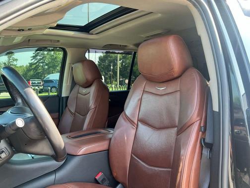 2019 Cadillac Escalade Luxury