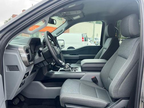 2025 Ford F-150 Lightning XLT