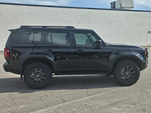 2025 Toyota Land Cruiser 