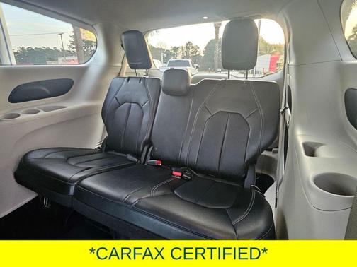 2024 Chrysler Pacifica Touring-L