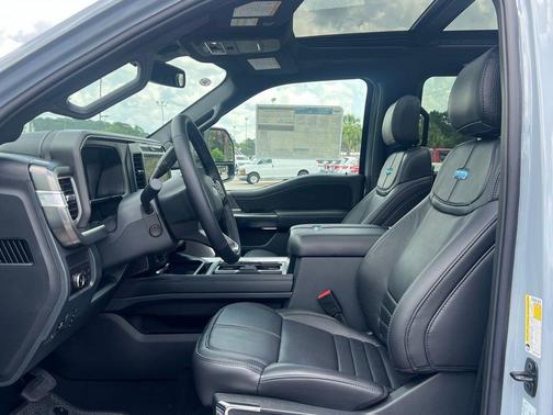 2025 Ford F-250 Platinum