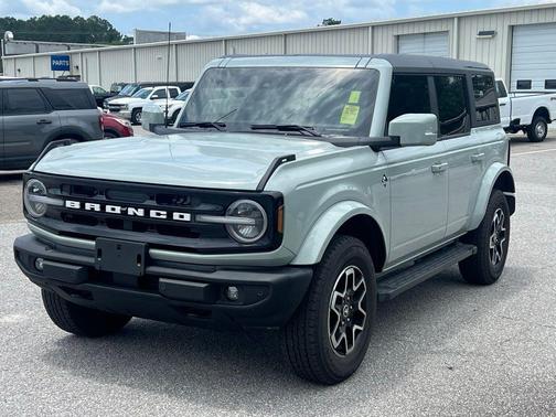 2024 Ford Bronco Outer Banks