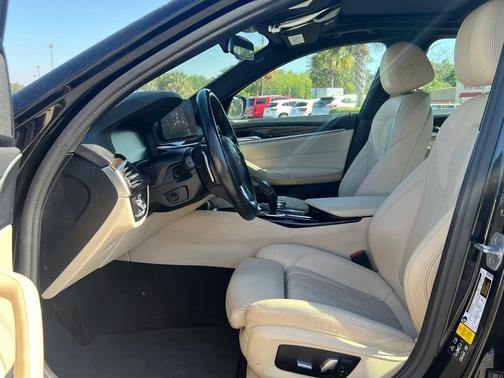 2021 BMW 530 i xDrive