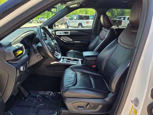 2022 Ford Explorer Platinum