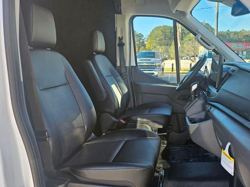 2026 Ford Transit-250 148 WB Medium Roof Cargo
