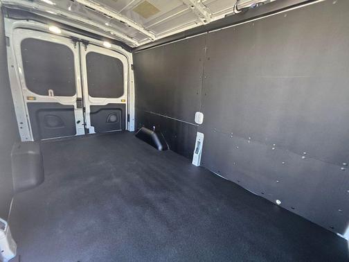 2026 Ford Transit-250 148 WB Medium Roof Cargo