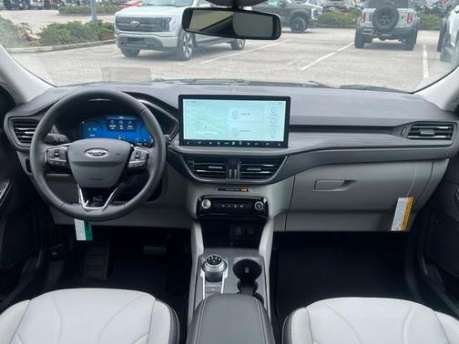 2025 Ford Escape Platinum
