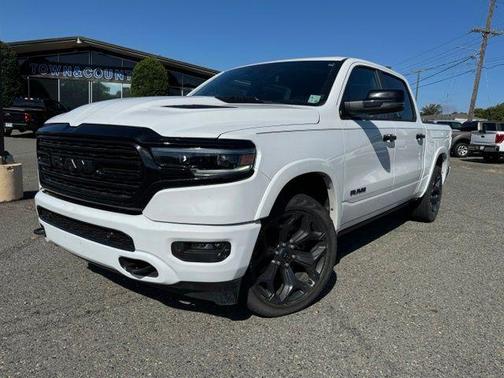 Bright White Clearcoat 2024 RAM 1500 Limited