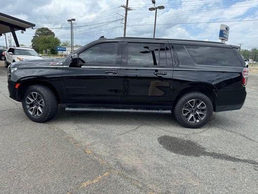 2021 Chevrolet Suburban 4WD Z71