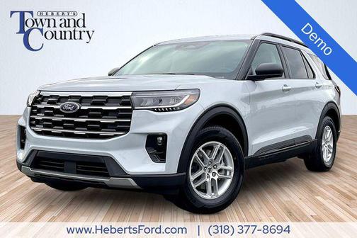 Space White Metallic 2026 Ford Explorer Active