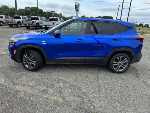 Neptune Blue 2021 Kia Seltos LX