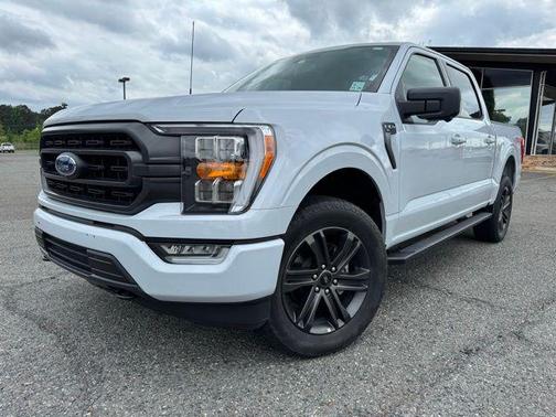 Space White Metallic 2022 Ford F-150 XLT