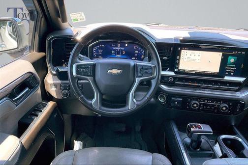Iridescent Pearl Tricoat 2023 Chevrolet Silverado 1500 LTZ