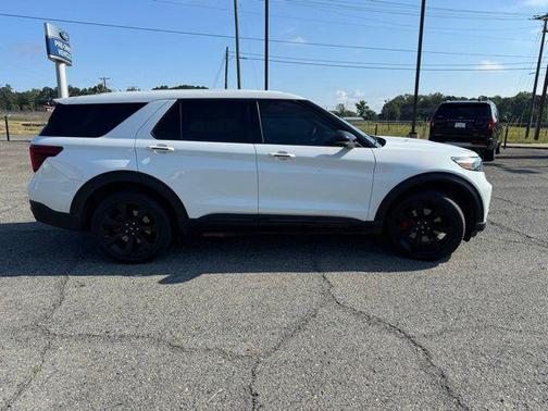 Star White Metallic Tri-Coat 2022 Ford Explorer ST