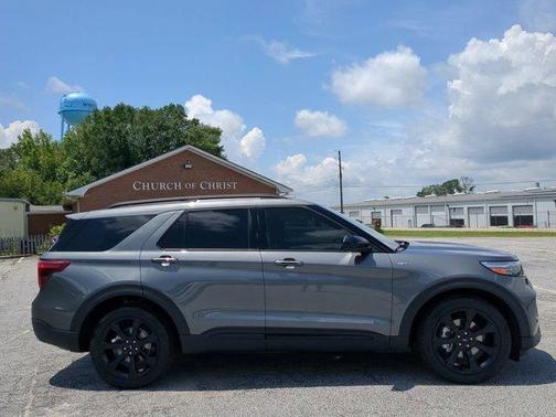 2024 Ford Explorer ST-Line