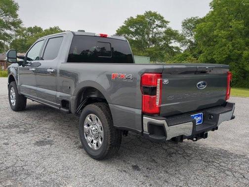 2025 Ford F-350 Lariat Super Duty