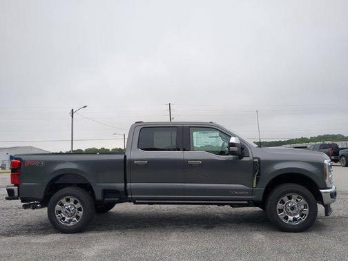 2025 Ford F-350 Lariat Super Duty