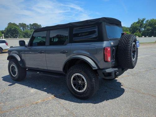Carbonized Gray Metallic 2022 Ford Bronco