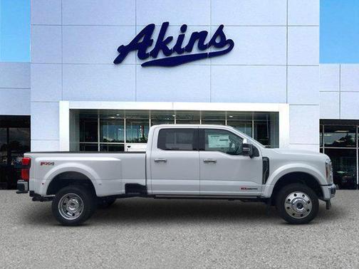 2025 Ford F-450 Lariat