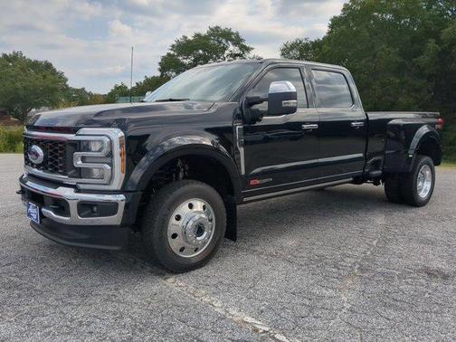 2025 Ford F-450 Lariat