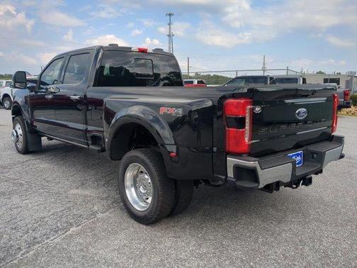 2025 Ford F-450 Lariat