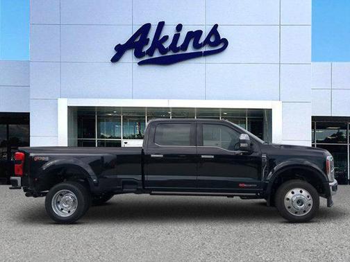 2025 Ford F-450 Lariat