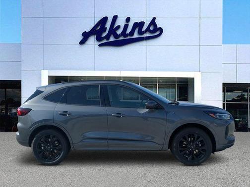 2026 Ford Escape ST-Line Elite