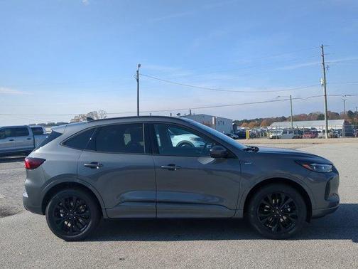 2026 Ford Escape ST-Line Elite