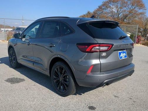 2026 Ford Escape ST-Line Elite