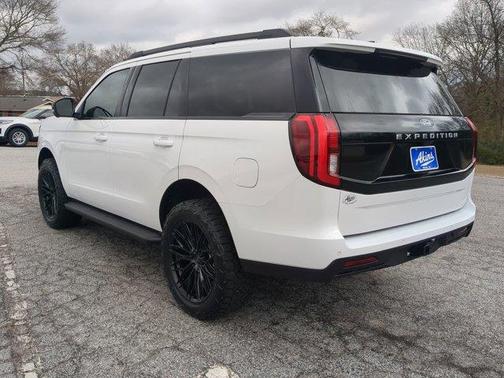 2026 Ford Expedition Active