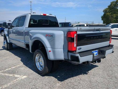 2025 Ford F-450 Platinum