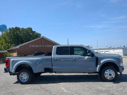 2025 Ford F-450 Platinum