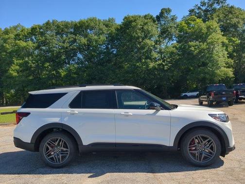 Star White 2026 Ford Explorer ST