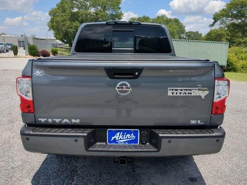 2017 Nissan Titan SL