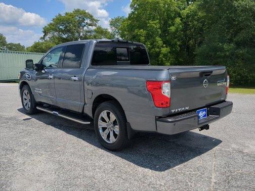 2017 Nissan Titan SL