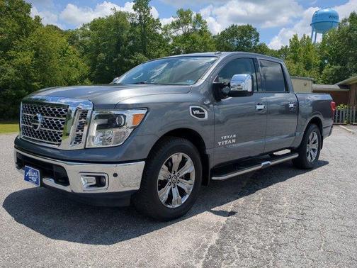 2017 Nissan Titan SL