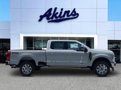2025 Ford F-350 Lariat Super Duty