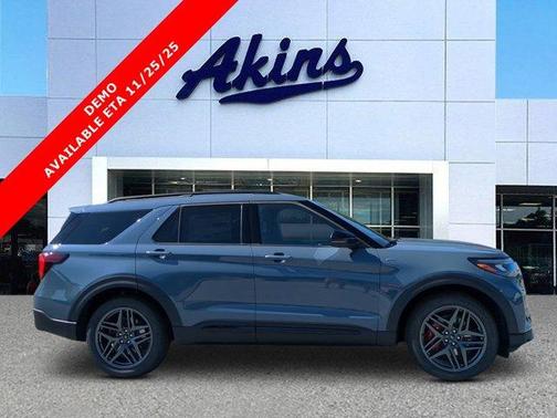 2025 Ford Explorer ST-Line