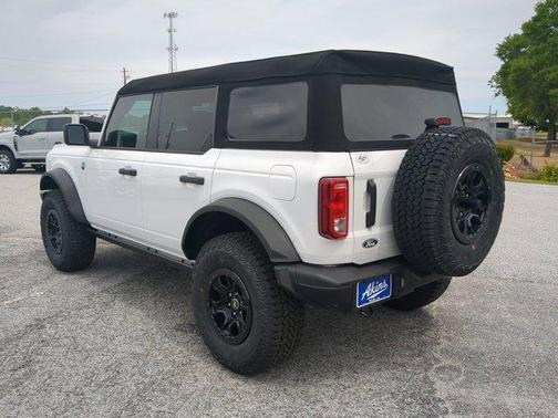 Oxford White 2026 Ford Bronco Big Bend