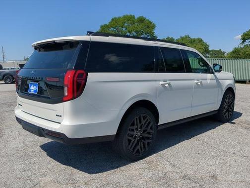 Star White 2026 Ford Expedition Max Platinum