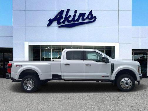2025 Ford F-450 Lariat