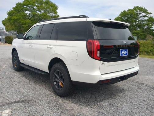 Star White 2026 Ford Expedition Tremor
