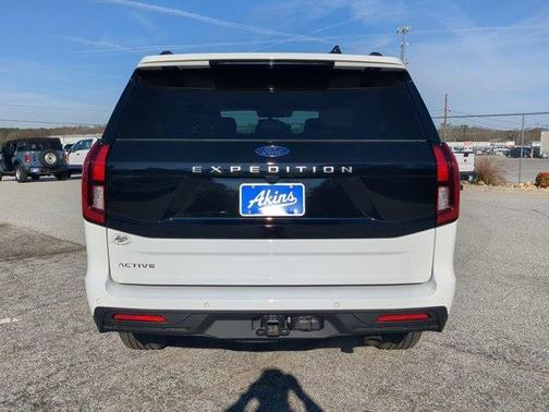 2025 Ford Expedition Active