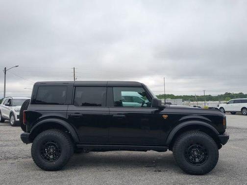 Shadow Black 2026 Ford Bronco Badlands