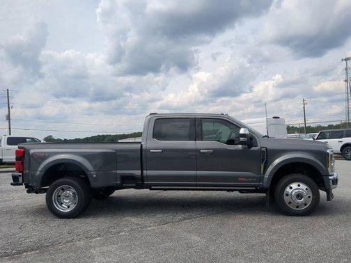 2025 Ford F-450 Lariat
